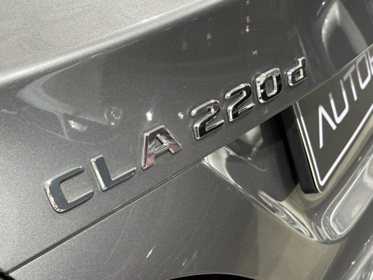 2017-Mercedes-Benz-CLA-220d- AMG-Line-10