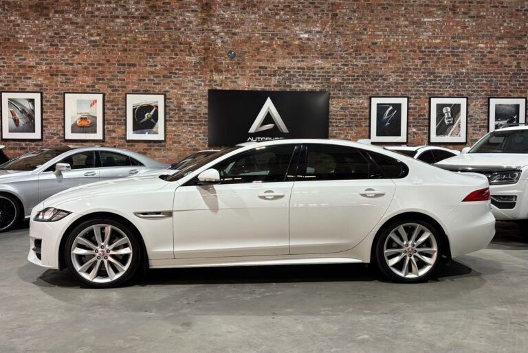 2017-Jaguar-XF-35t-R-Sport-3