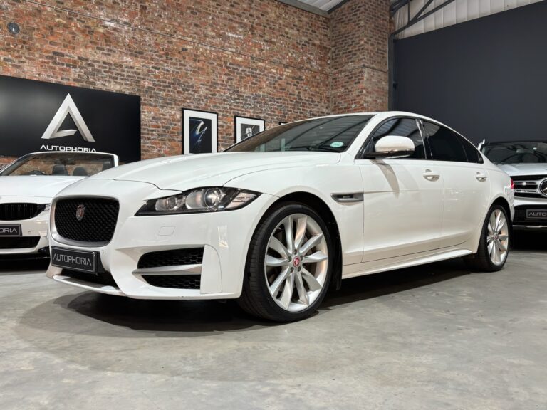 2017-Jaguar-XF-35t-R-Sport-6