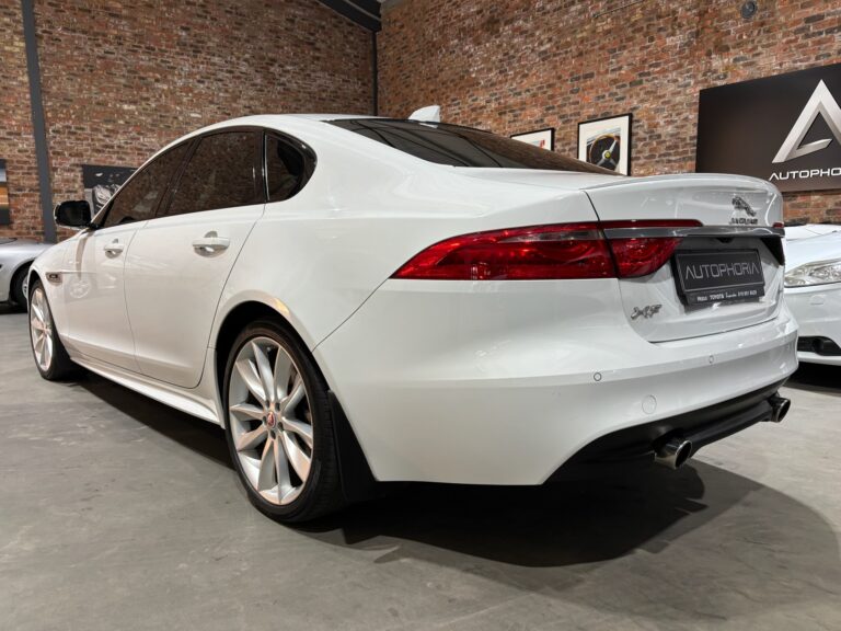 2017-Jaguar-XF-35t-R-Sport-7