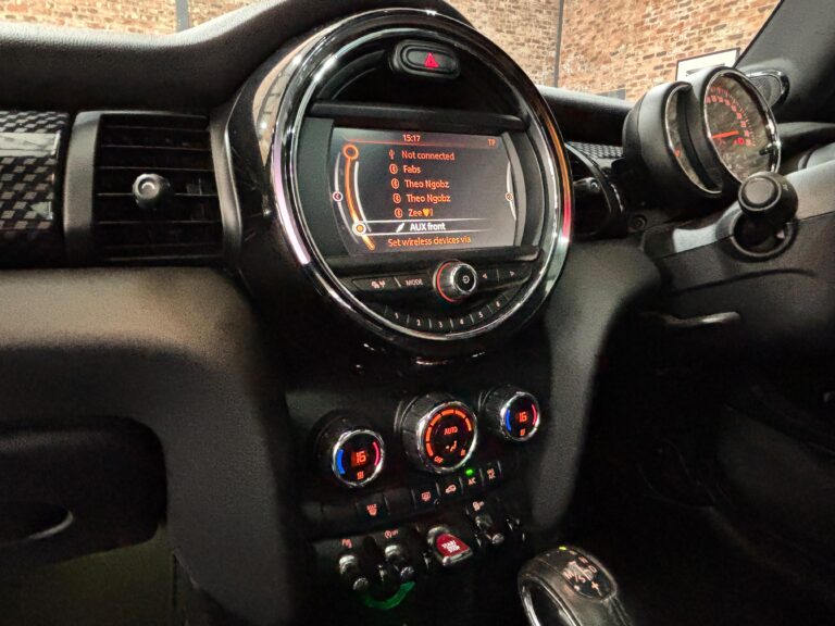 2017-MINI-Hatch-Cooper S-Hatch-3-Door-Auto-Autophoria-Fourways-11