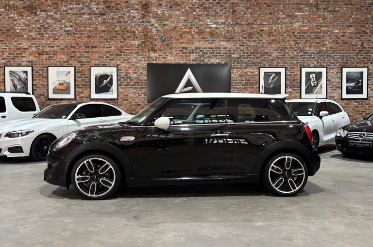 2017-MINI-Hatch-Cooper S-Hatch-3-Door-Auto-Autophoria-Fourways-3