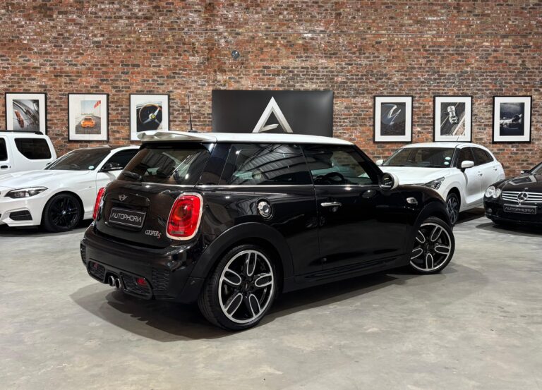 2017-MINI-Hatch-Cooper S-Hatch-3-Door-Auto-Autophoria-Fourways-4