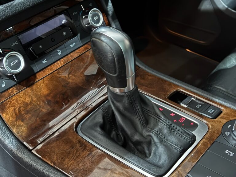 2014- Volkswagen- Touareg-V6- TDI- 14