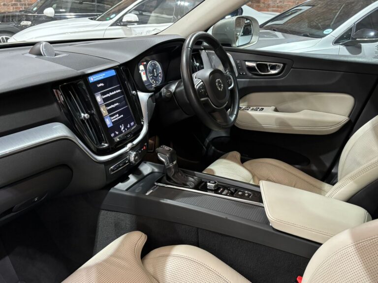 2018-Volvo-XC60-D5-AWD-Momentum-Autophoria-Fourways-11