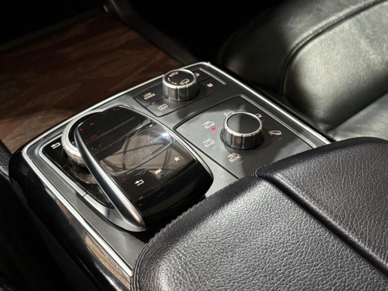 2019-Mercedes-Benz-GLS-GLS500-Autophoria-Fourways-16