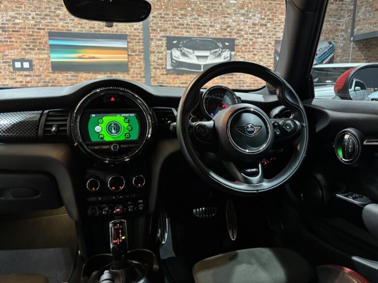 2019-MINI- Hatch- John -Cooper -Works -Hatch -3-Door- Sports-Auto-12
