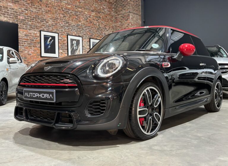 2019-MINI- Hatch- John -Cooper -Works -Hatch -3-Door- Sports-Auto-6