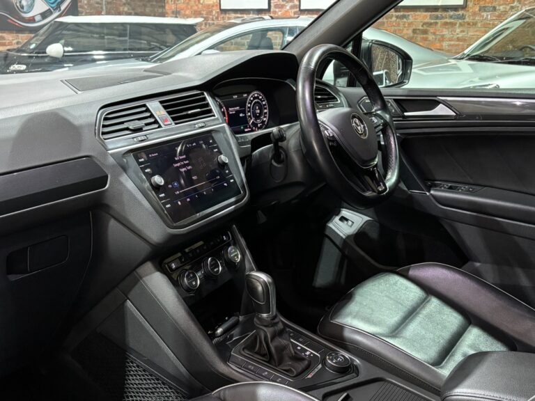 2018-Volkswagen-Tiguan-2.0-TSI-4-Motion-Highligh-R-Line-14