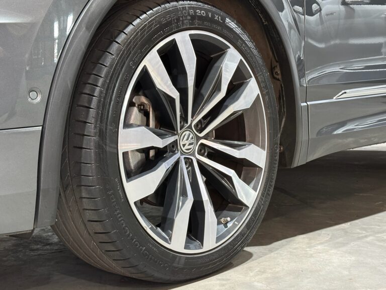 2018-Volkswagen-Tiguan-2.0-TSI-4-Motion-Highligh-R-Line-8