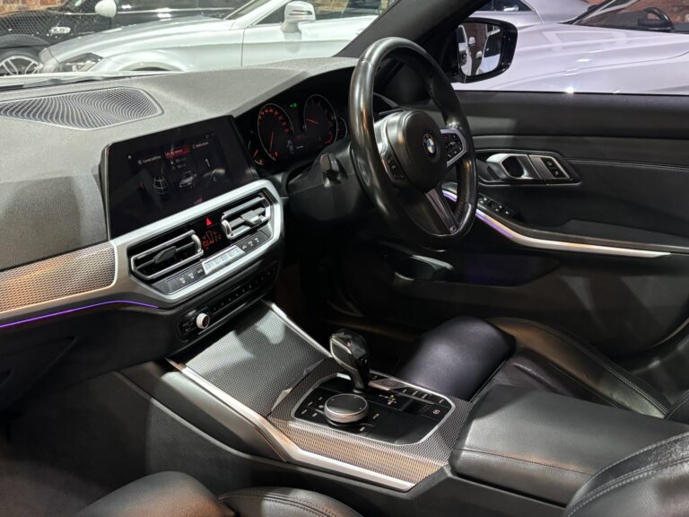 2020-BMW-3- Series- 320i- M- Sport- Launch- Edition- 11