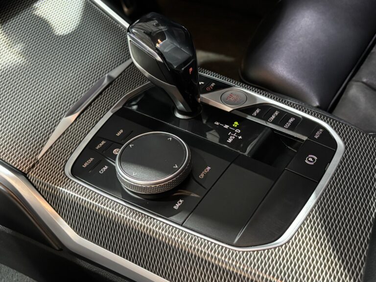 2020-BMW-3- Series- 320i- M- Sport- Launch- Edition- 14