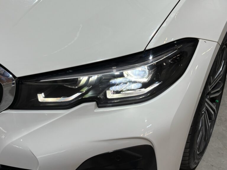2020-BMW-3- Series- 320i- M- Sport- Launch- Edition- 8
