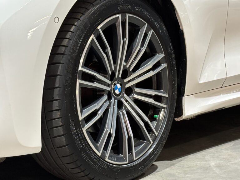 2020-BMW-3- Series- 320i- M- Sport- Launch- Edition- 9