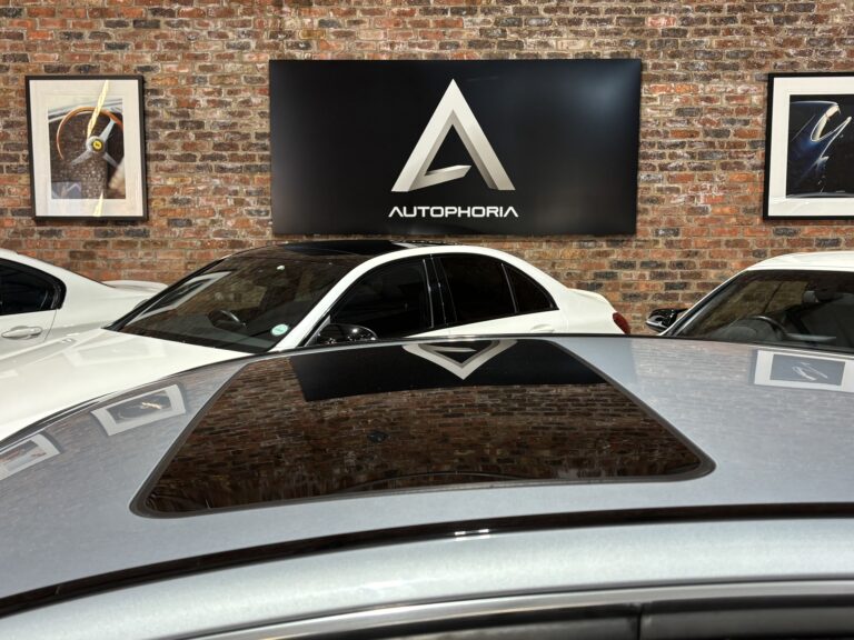 2012-Mercedes-Benz_C-Class_-C350-_Avantgarde-9