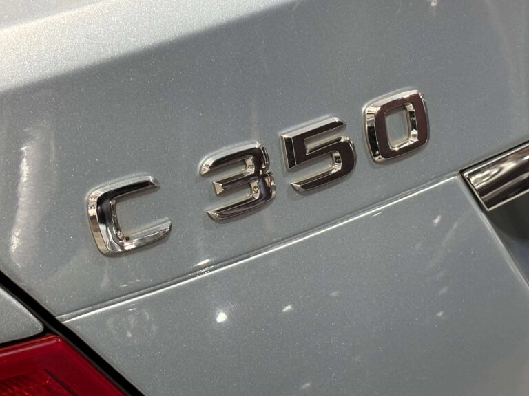 2012-Mercedes-Benz_C-Class_-C350-_Avantgarde-10