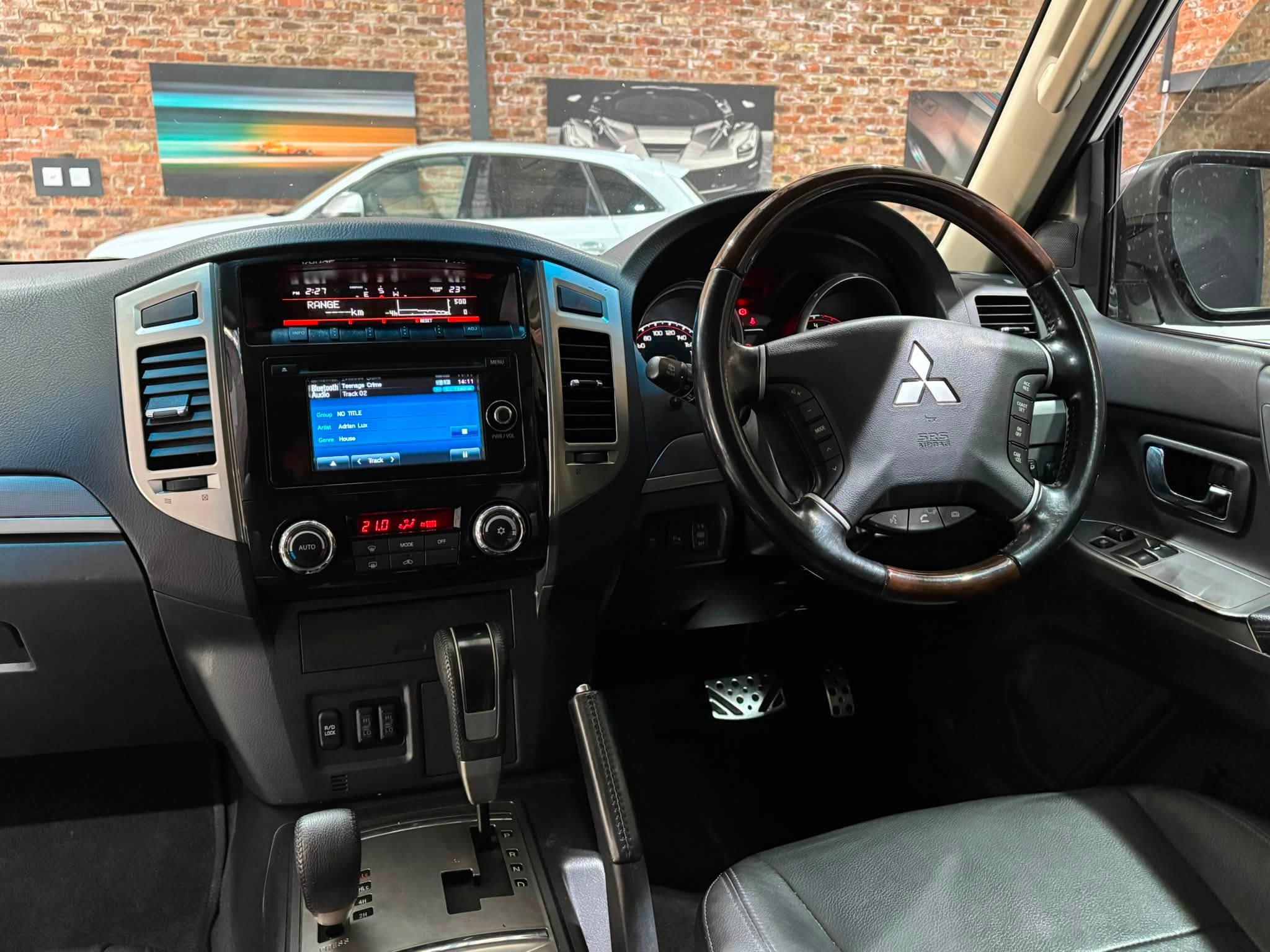 2015- Mitsubishi-Pajero-3-Door-3.2-Di-D-GLS - Autophoria-Fourways - 12