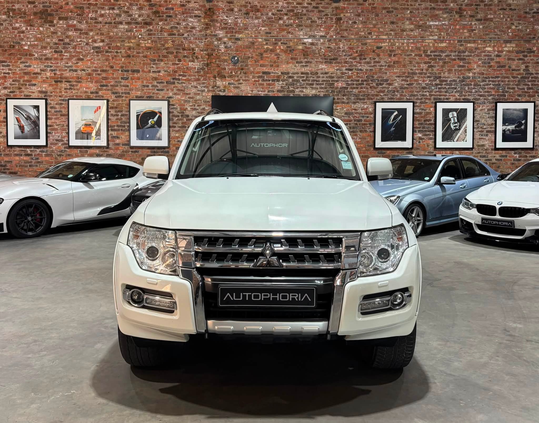 2015- Mitsubishi-Pajero-3-Door-3.2-Di-D-GLS - Autophoria-Fourways - 2
