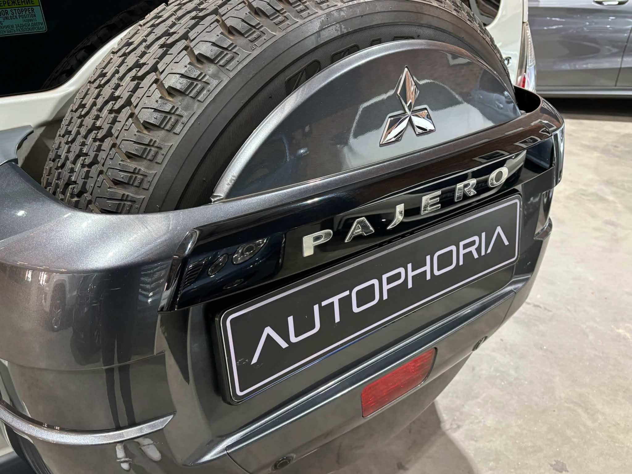 2016- Mitsubishi-Pajero-3-Door-3.2-Di-D-GLS - Autophoria-Fourways - 11