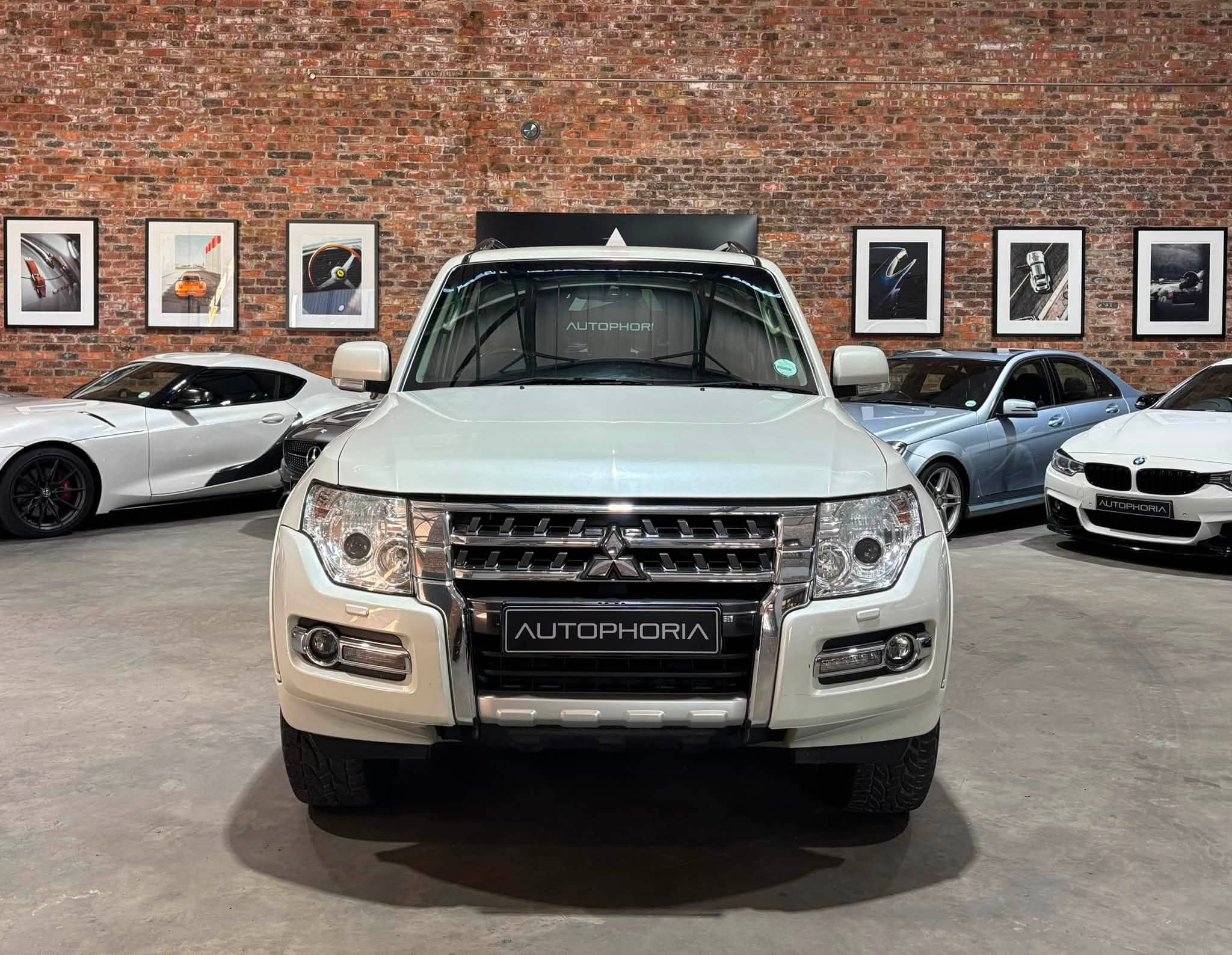 2016- Mitsubishi-Pajero-3-Door-3.2-Di-D-GLS - Autophoria-Fourways - 2