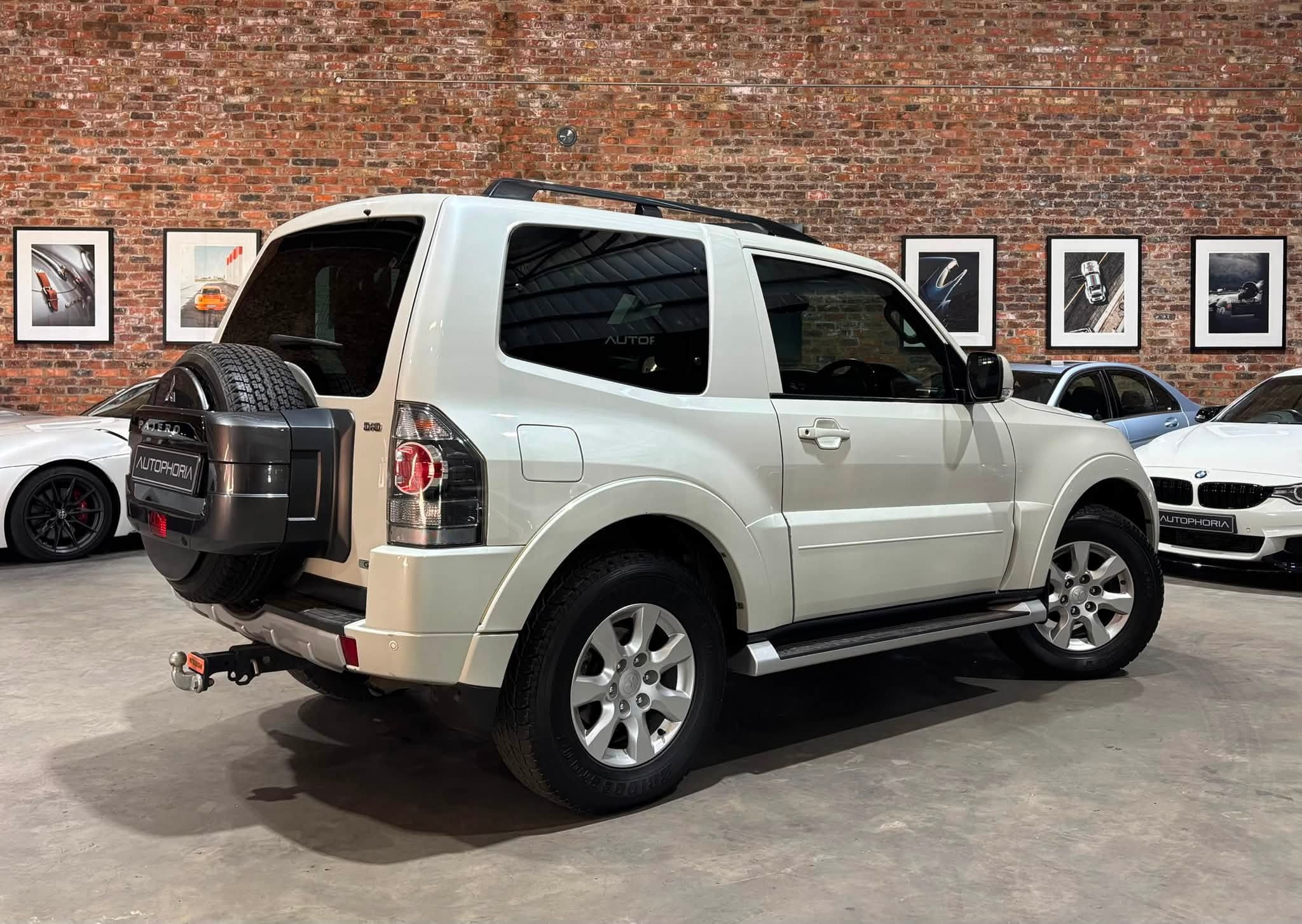 2016- Mitsubishi-Pajero-3-Door-3.2-Di-D-GLS - Autophoria-Fourways - 4