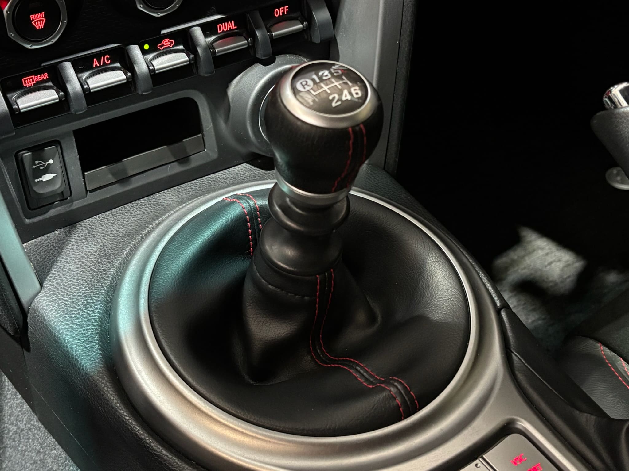 2012-Toyota-86-2.0-High-Autophoria-Fourways- 16
