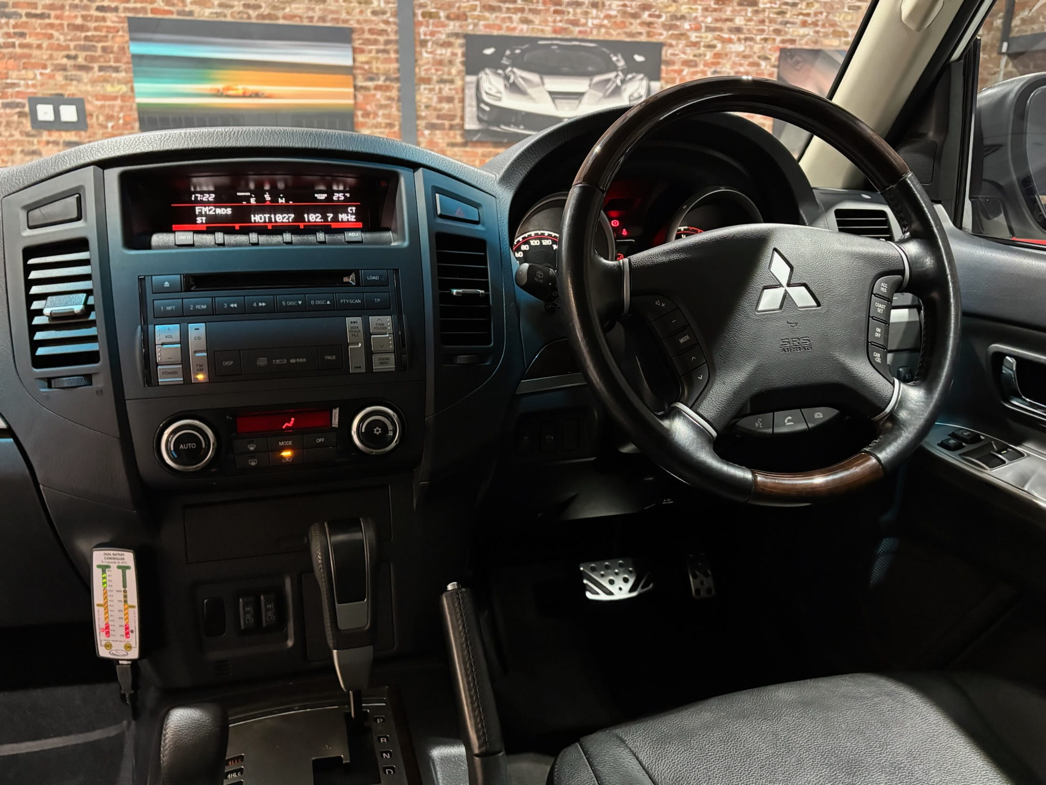 2013-Mitsubishi-Pajero-3-Door-3.2DI-D-GLS-Autophoria-Fourways-13