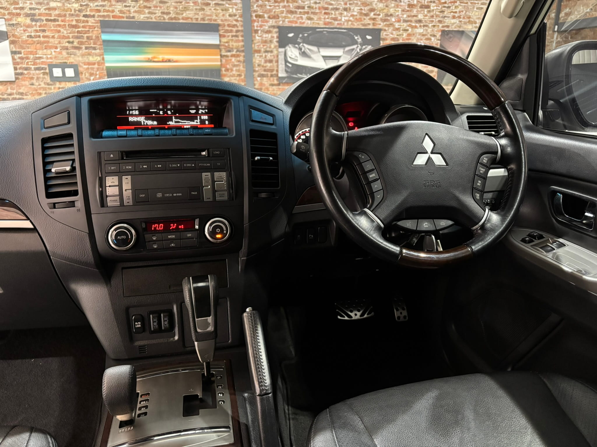 2014-Mitsubishi-Pajero-3-Door-3.2-DI-D-GLS- Autophoria-Fourways-10