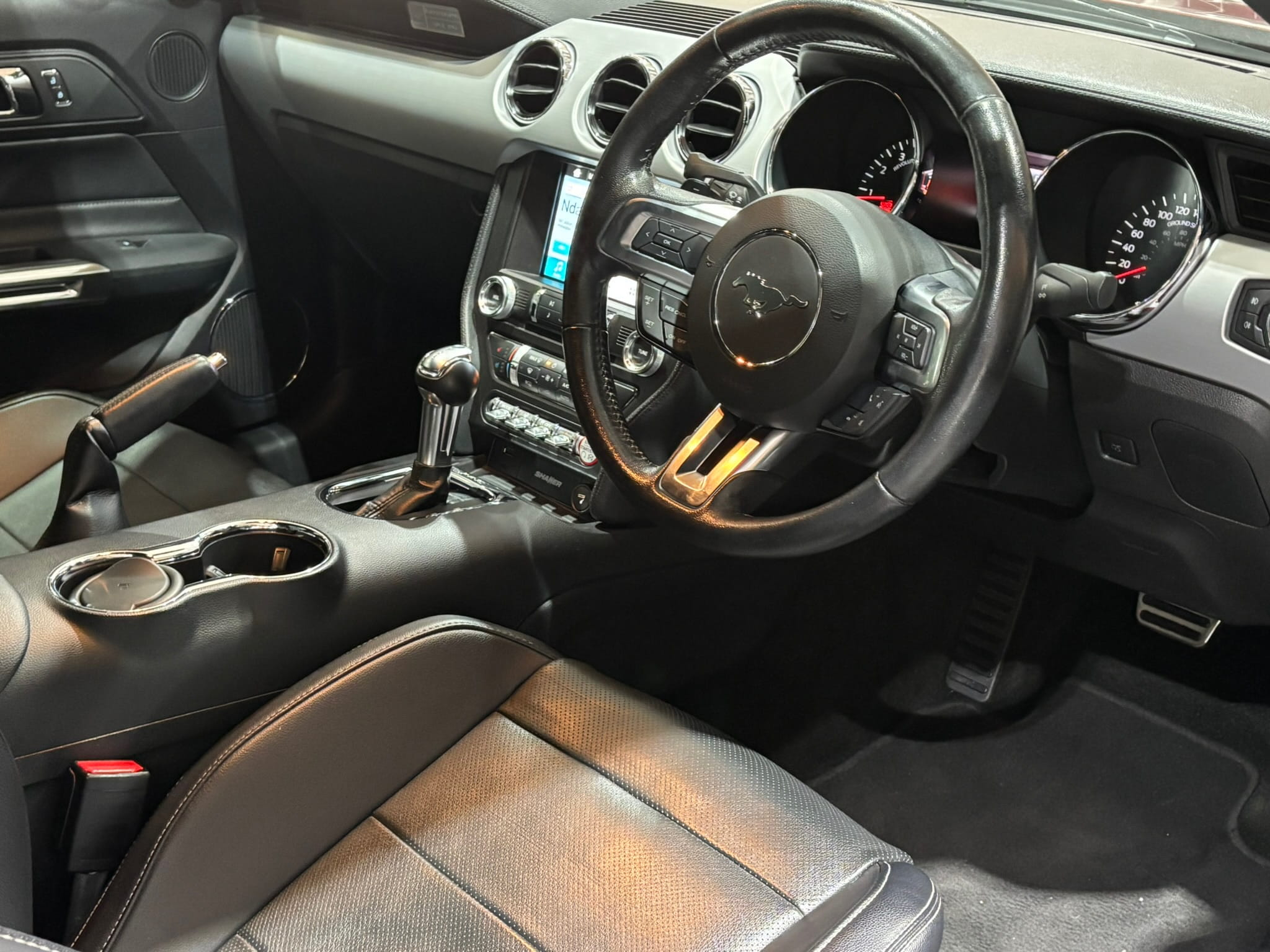 2017-Ford-Mustang-5.0-GT-Fastback-Auto- Autophoria-Fourways-11