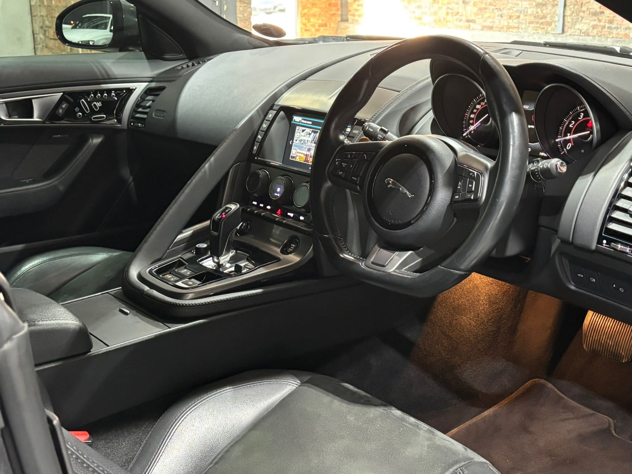 2017- Jaguar- F-Type-Coupe-250kW-R-Dynamic-Auto-Autophoria-Fourways- 16